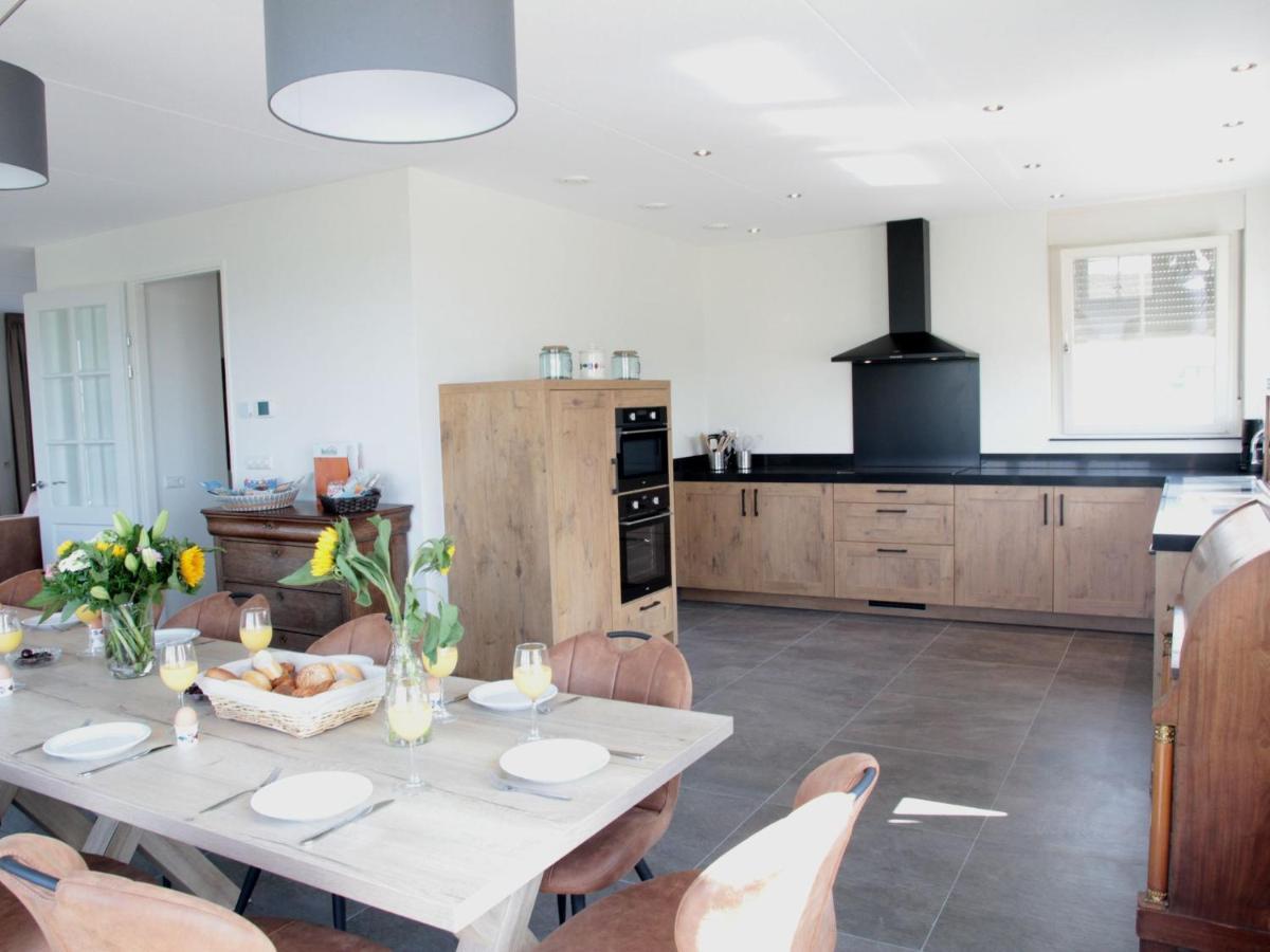 Beautiful And Spacious Villa With A Panoramic View Near The Beach Of Cadzand Exteriör bild