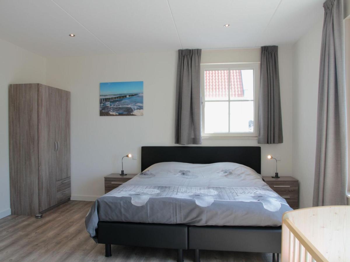 Beautiful And Spacious Villa With A Panoramic View Near The Beach Of Cadzand Exteriör bild