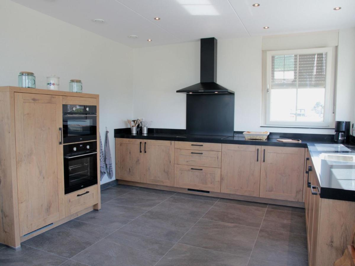 Beautiful And Spacious Villa With A Panoramic View Near The Beach Of Cadzand Exteriör bild
